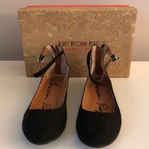 American Rag black flats with ankle strap sz 8:5